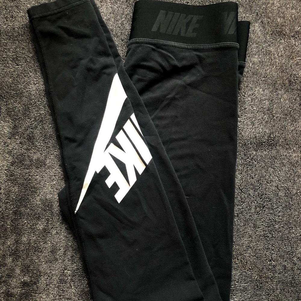 small black nike leggings workout comfy fitness wear